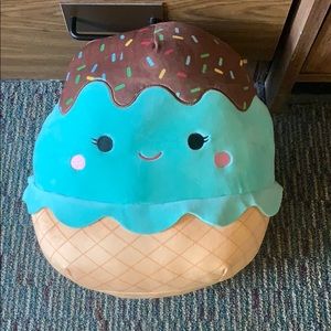 Maya the ice cream squishmallow